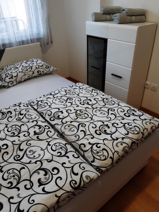 Apartman Danilo บันยาลูกา ภายนอก รูปภาพ