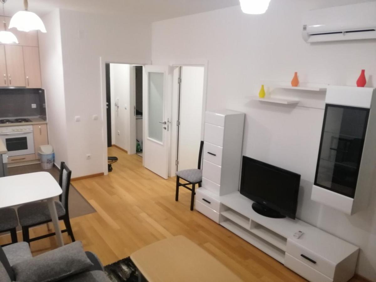 Apartman Danilo บันยาลูกา ภายนอก รูปภาพ